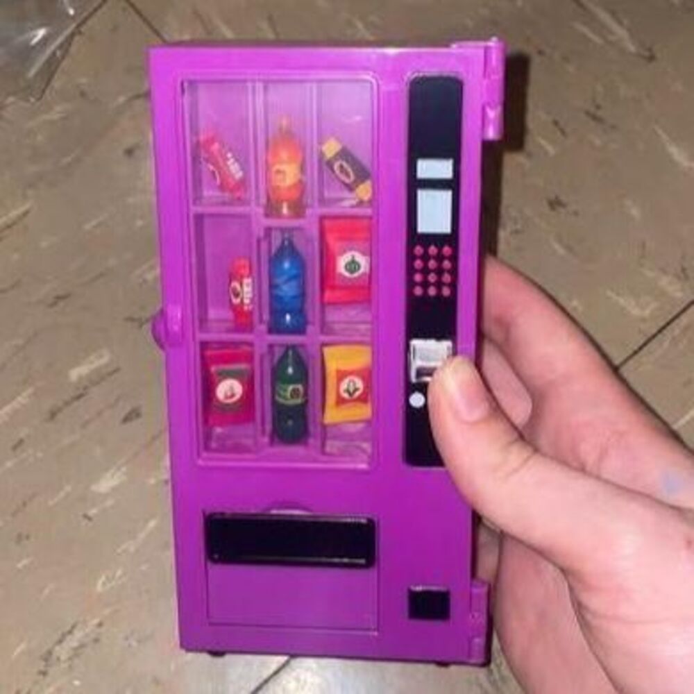 Purple Vending Machine Toy 2014 Miworld Jakks Pacific Complete Set